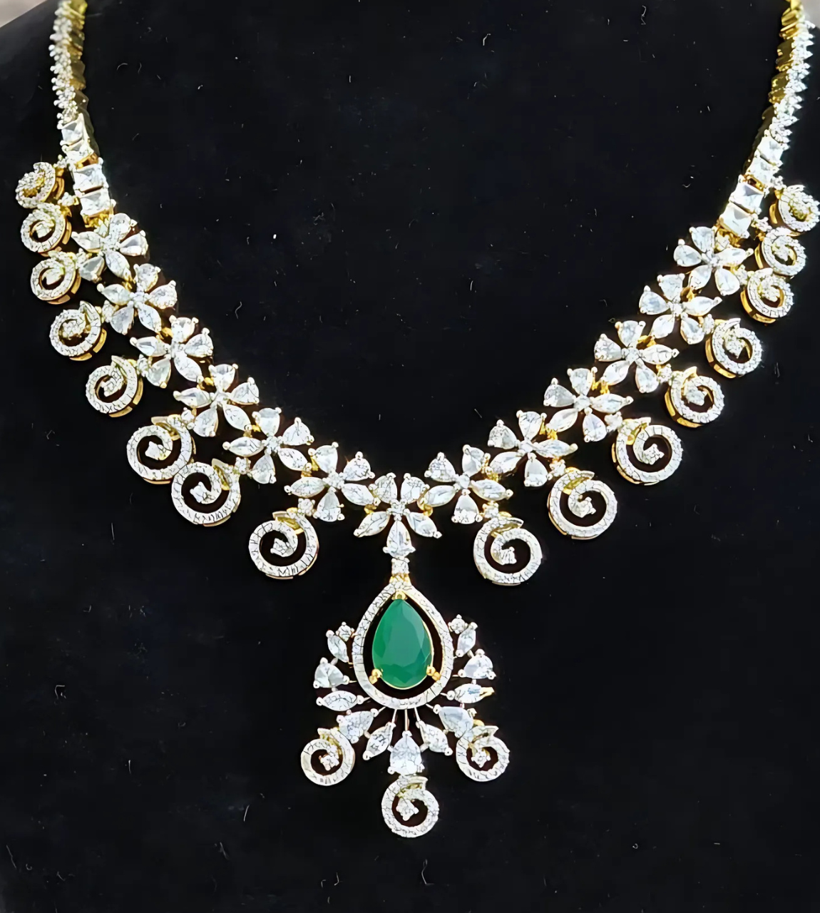 Green AD Necklace Set