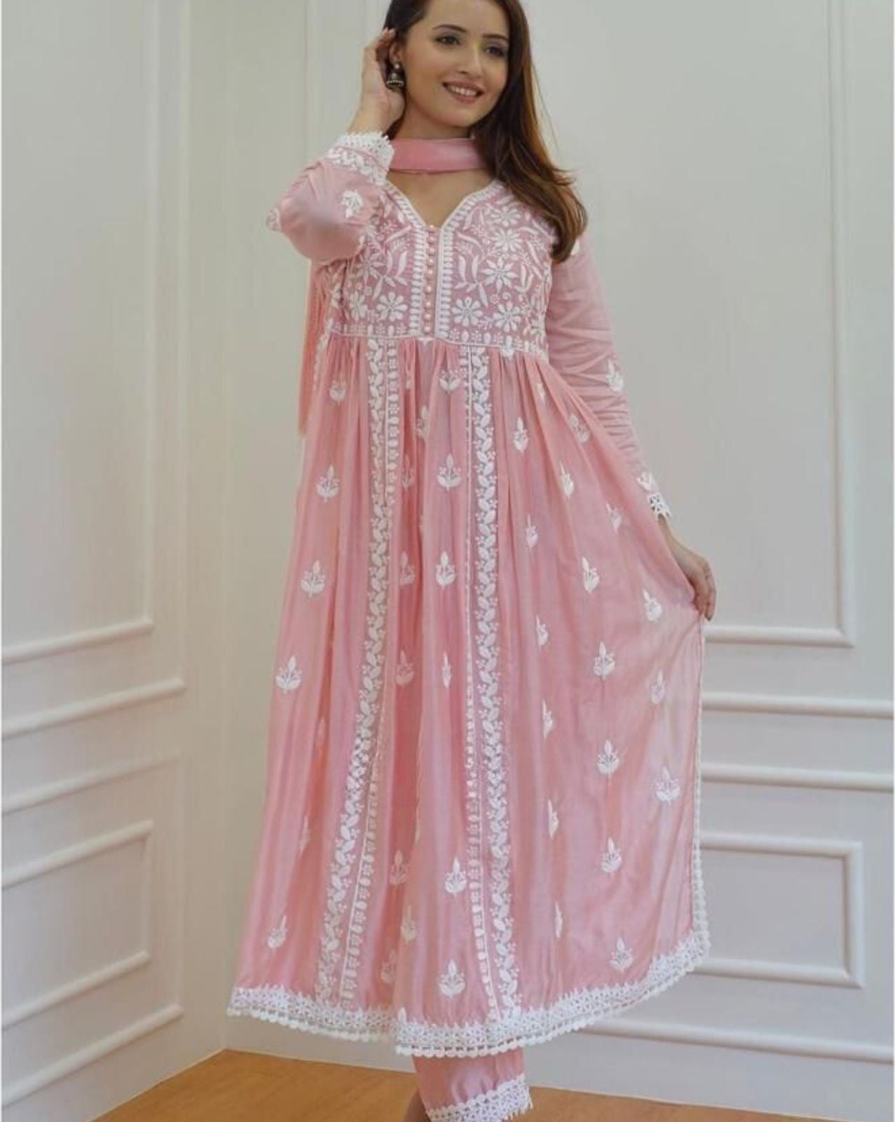 Chanda Chikankari