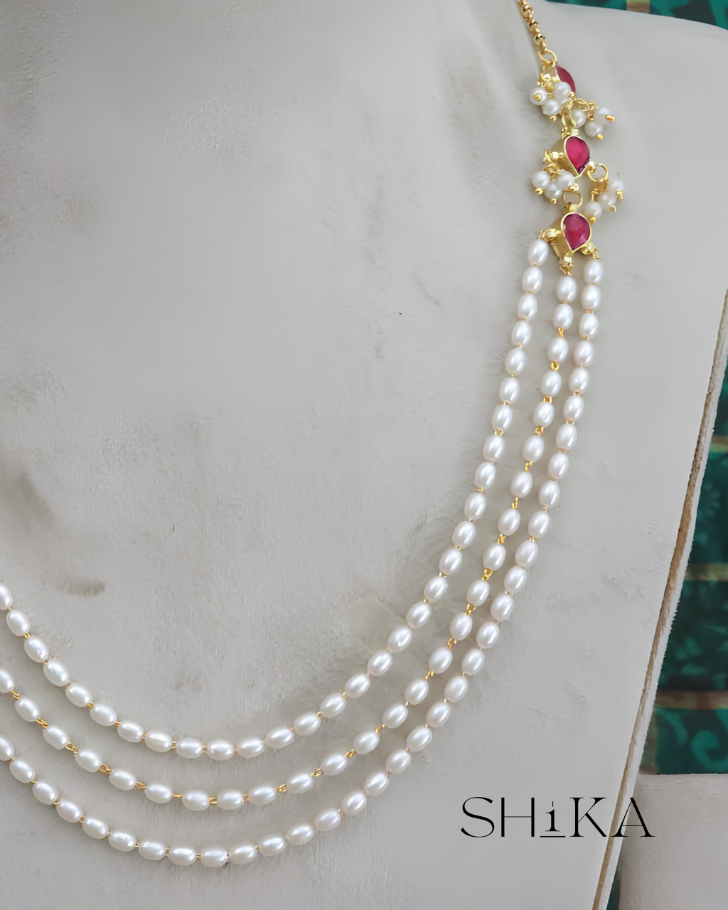 Rajnandini Pearl Necklace Set