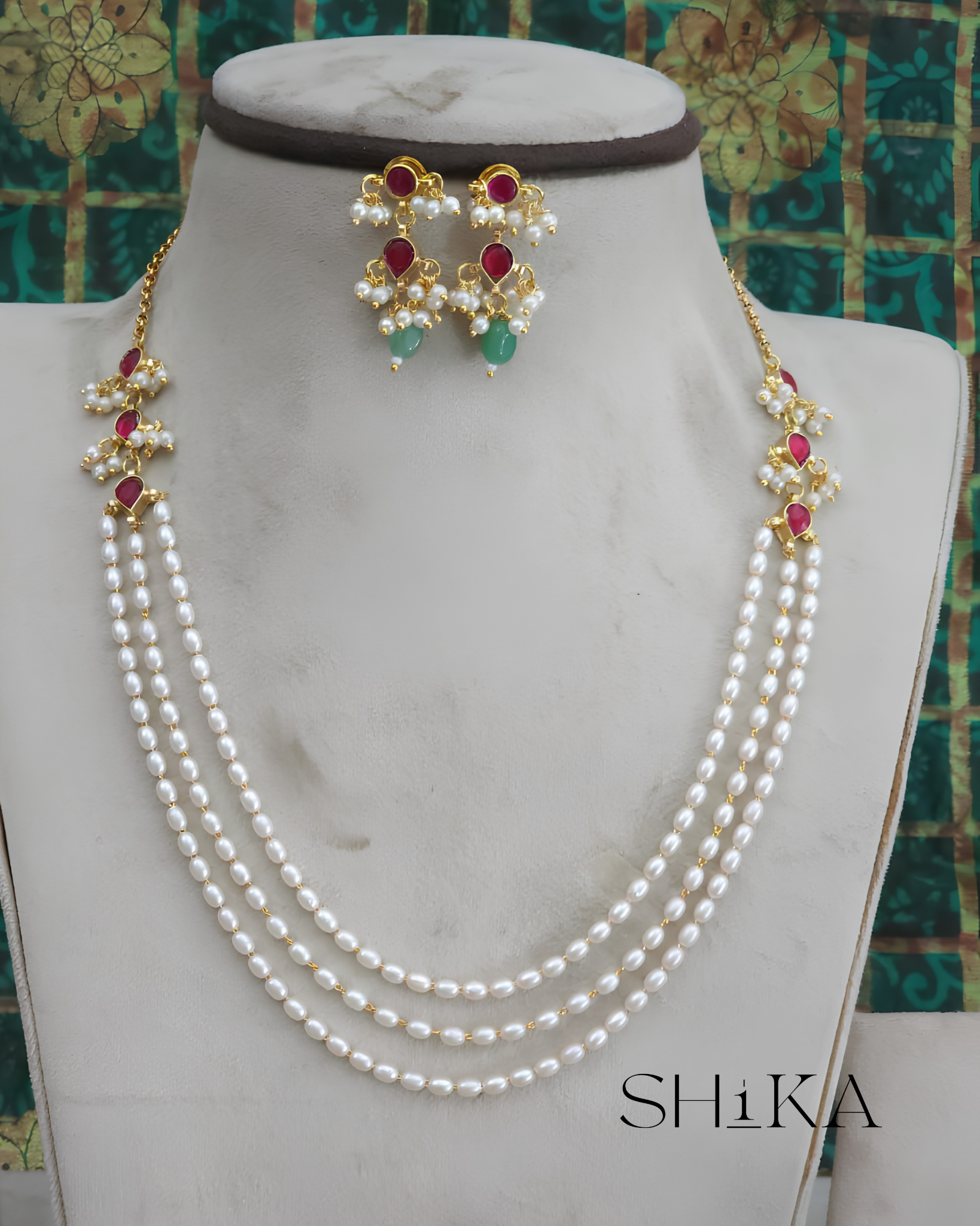Rajnandini Pearl Necklace Set