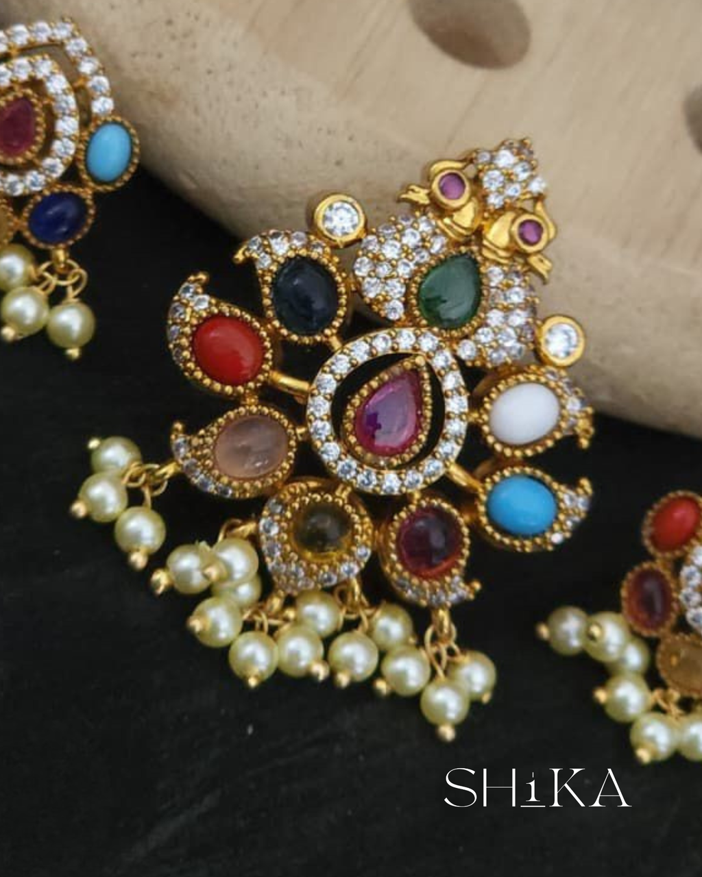 Navratna Pendant Set