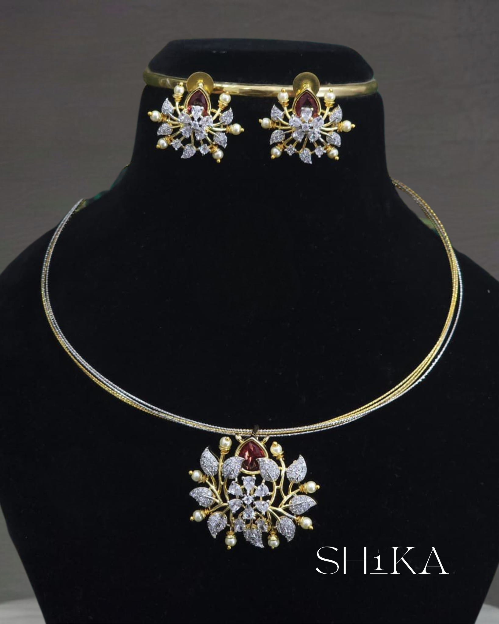 Floral Stone Necklace Set