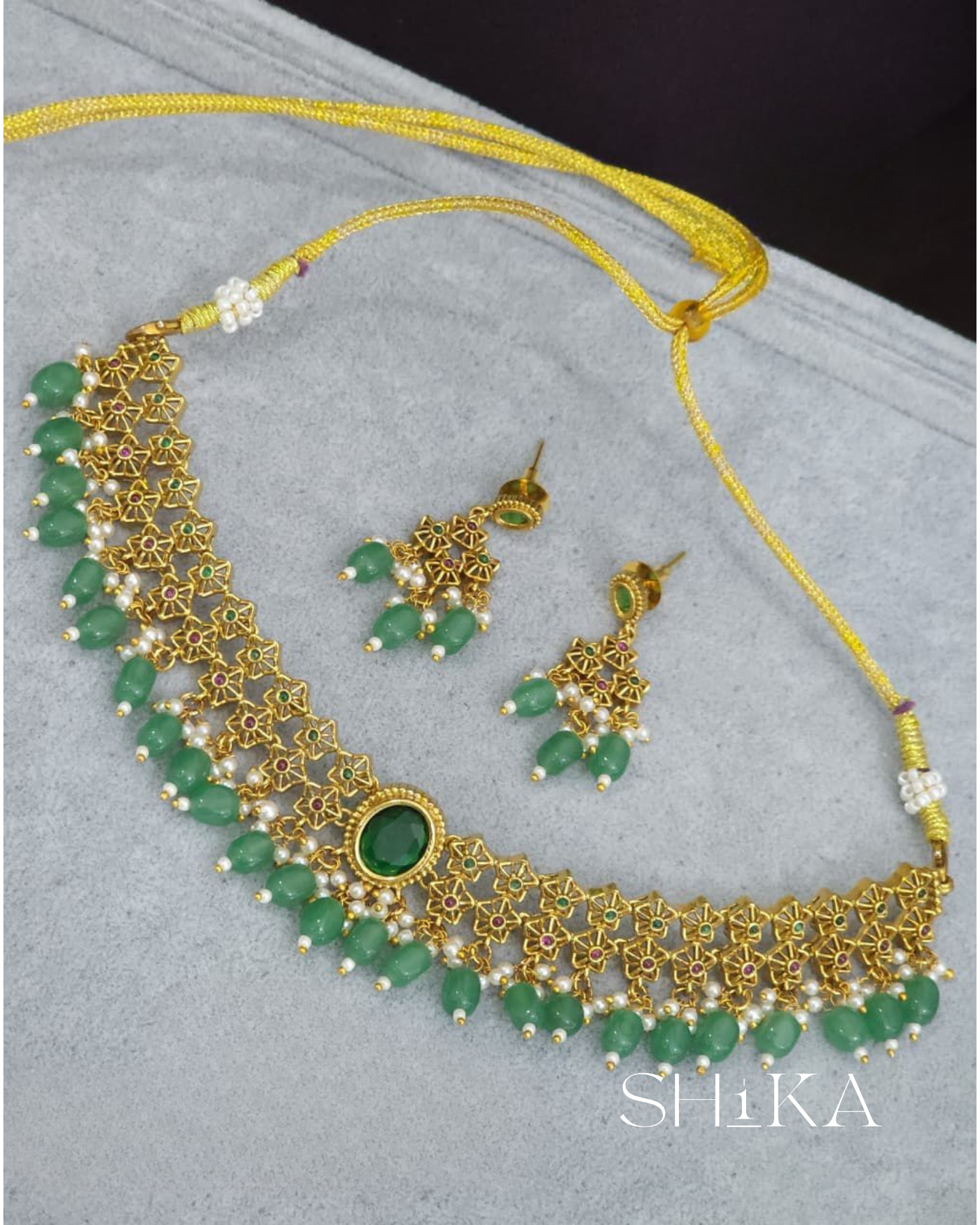 Antique Gold and Beads Necklace Set