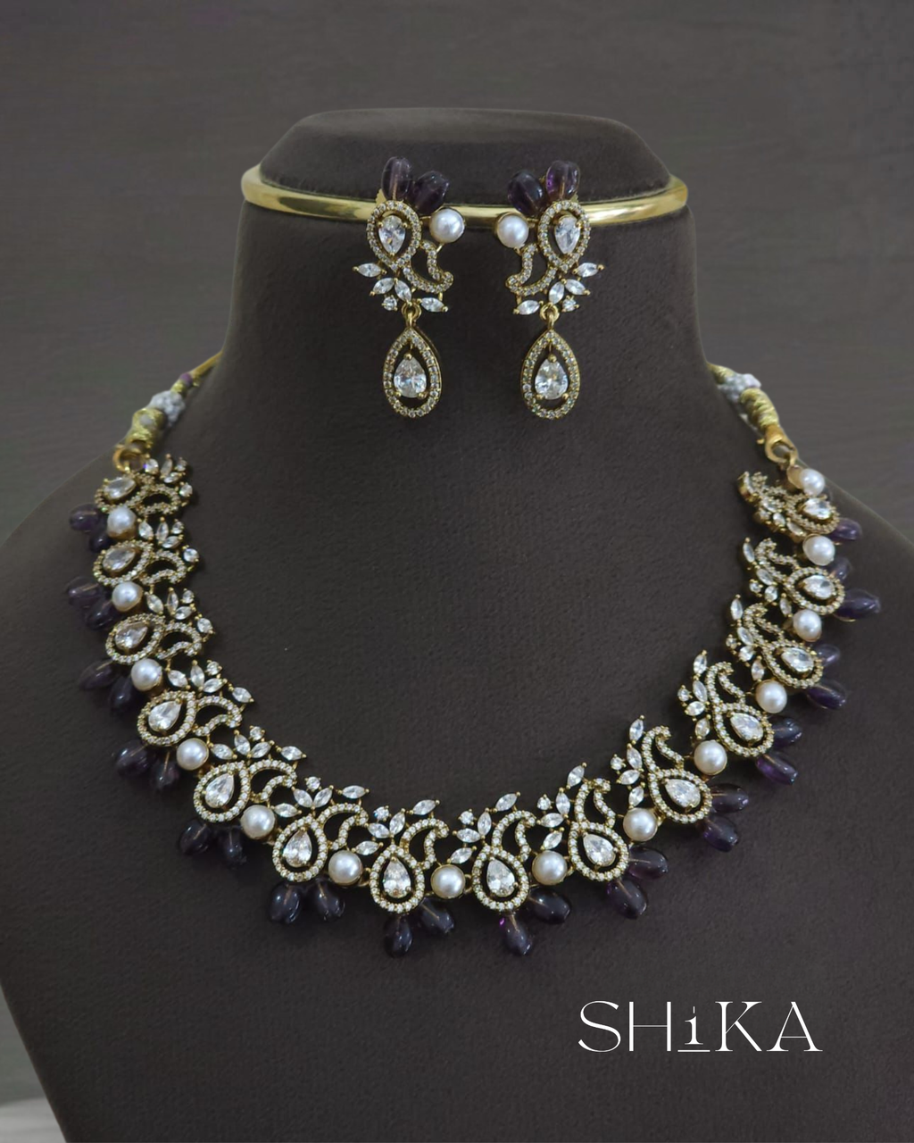 Stone and Bead Teardrop Necklace Set