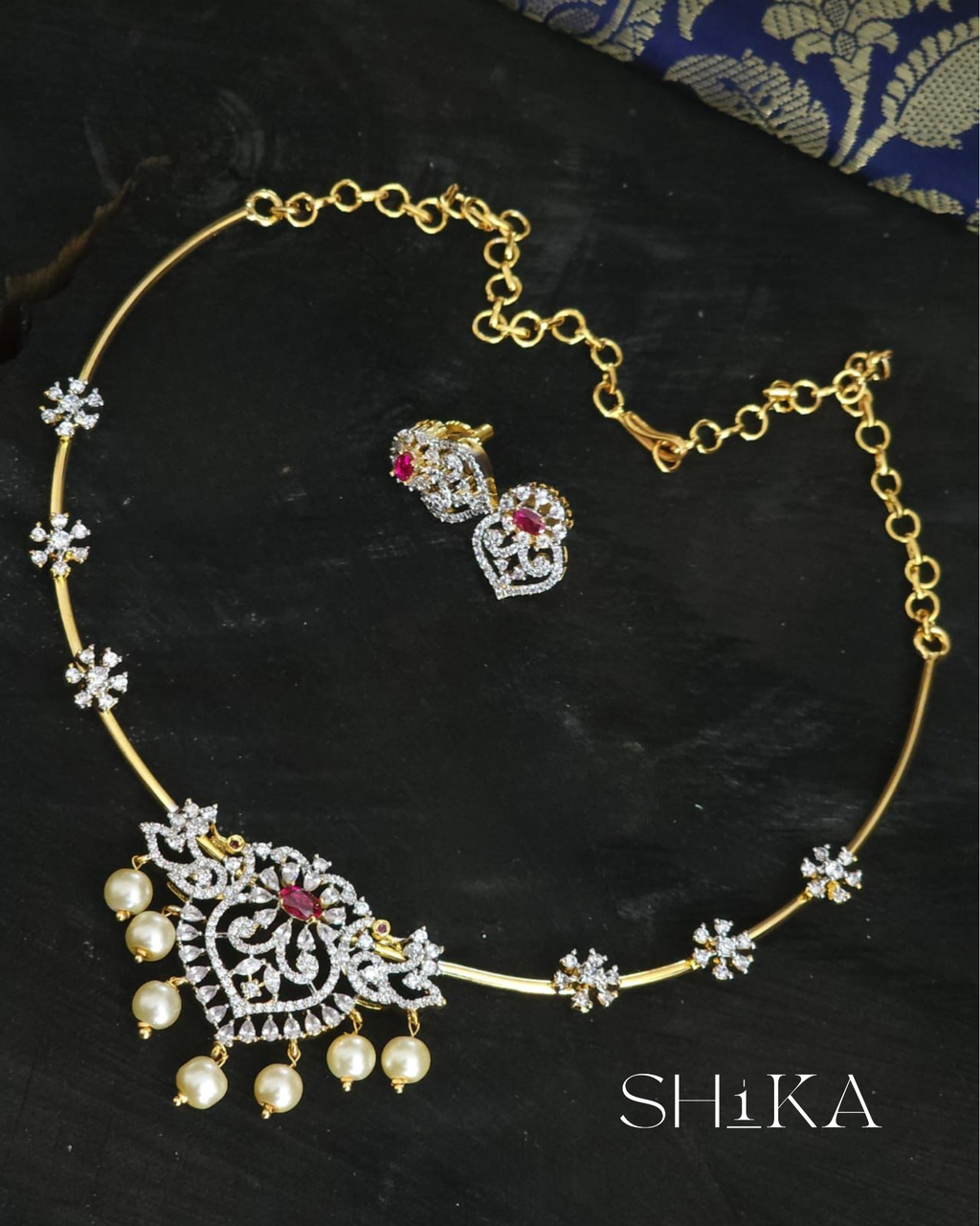 Stone and Pearl Necklace Set