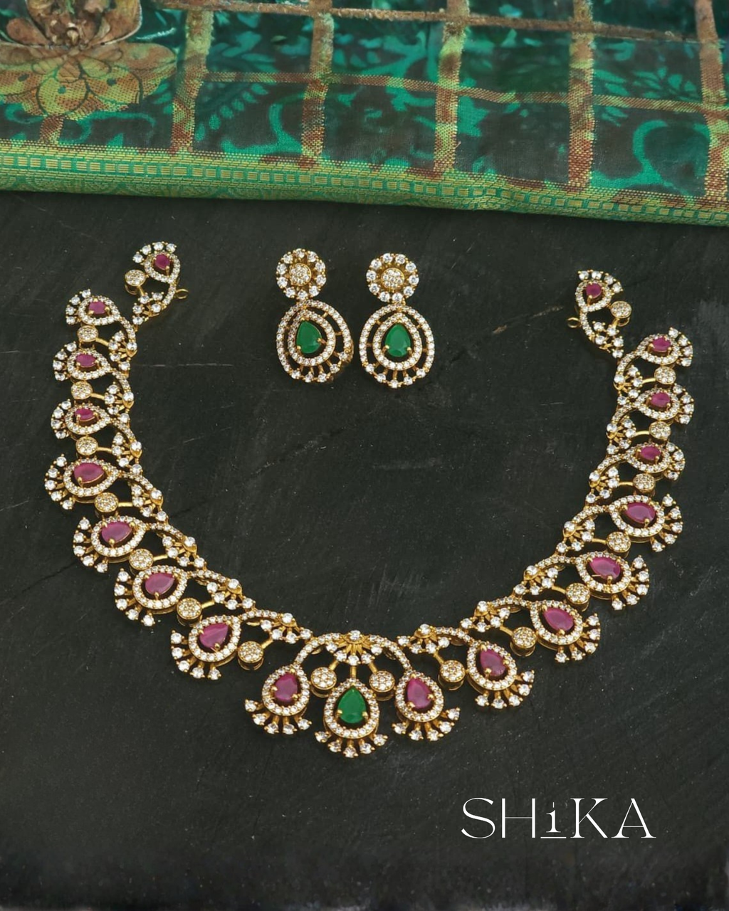 Mughal Tear Drop Stone Necklace Set