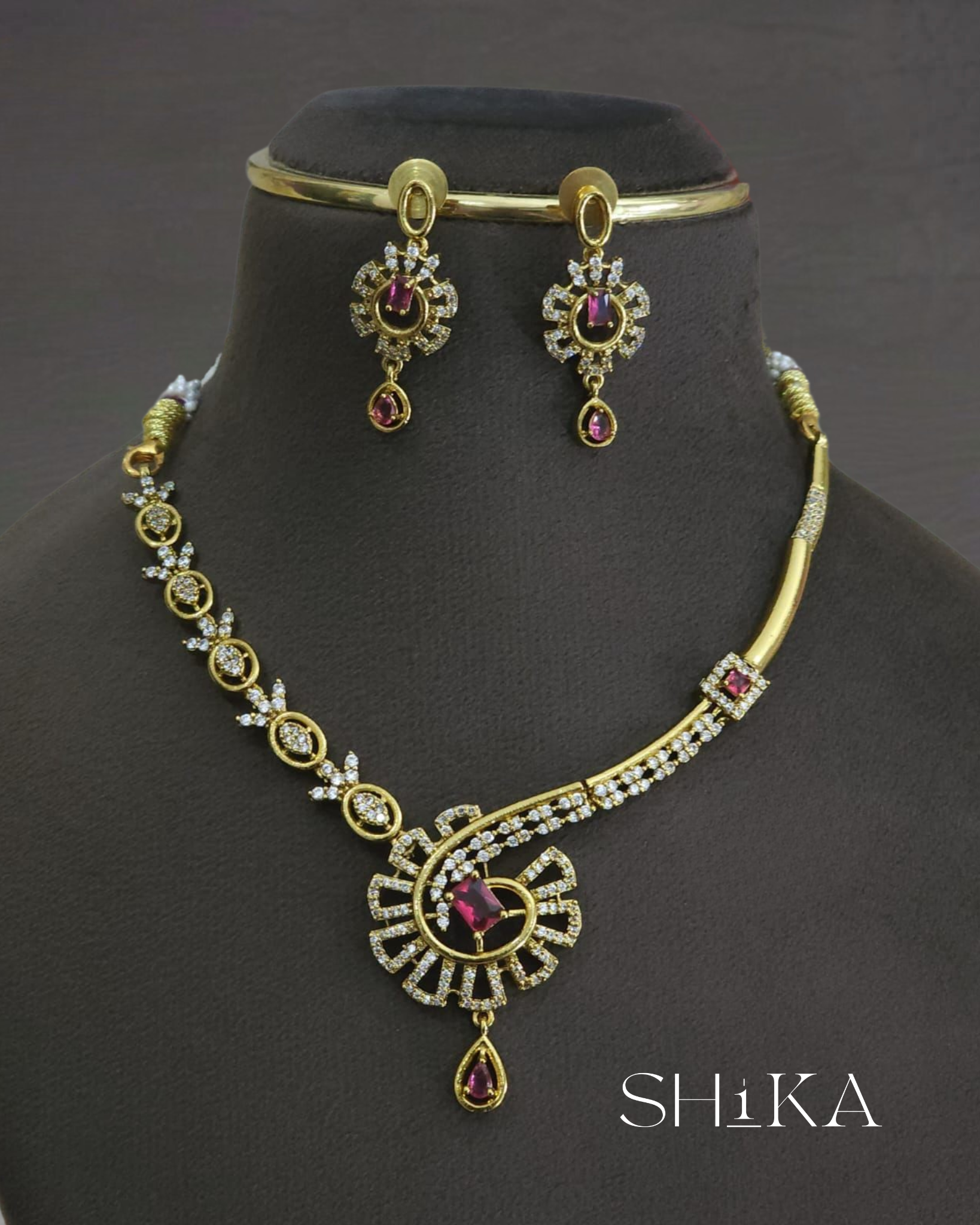 Radiant Stone Necklace Set