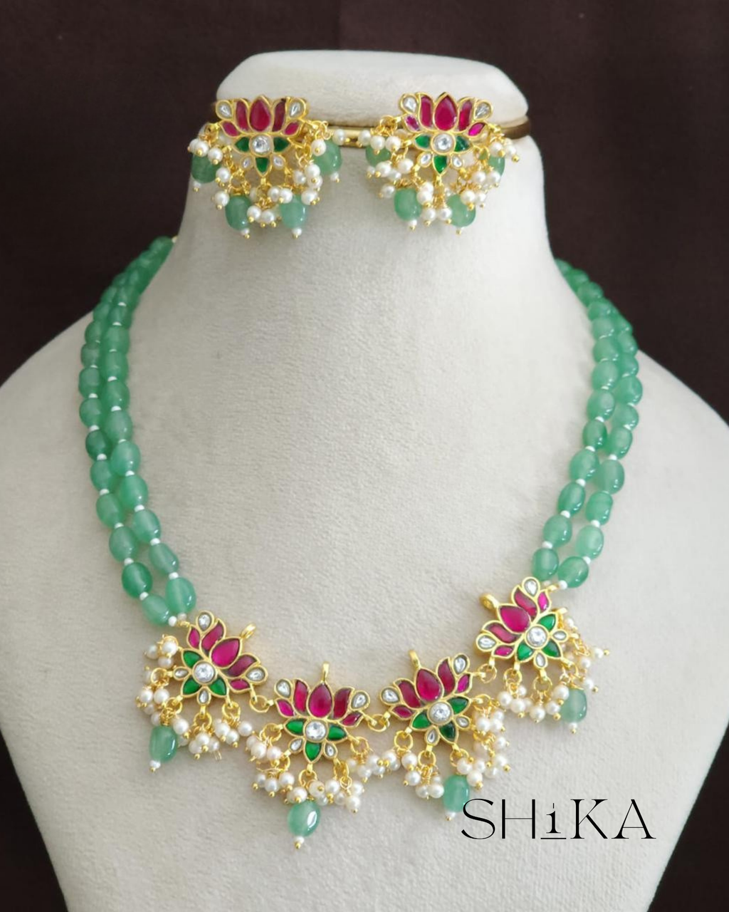 Aarna Necklace Set