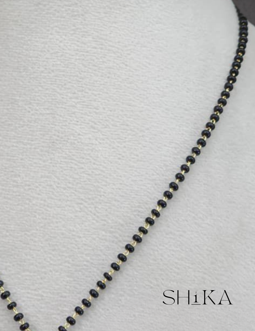 Flower Pendant Nalla Pusalu Necklace