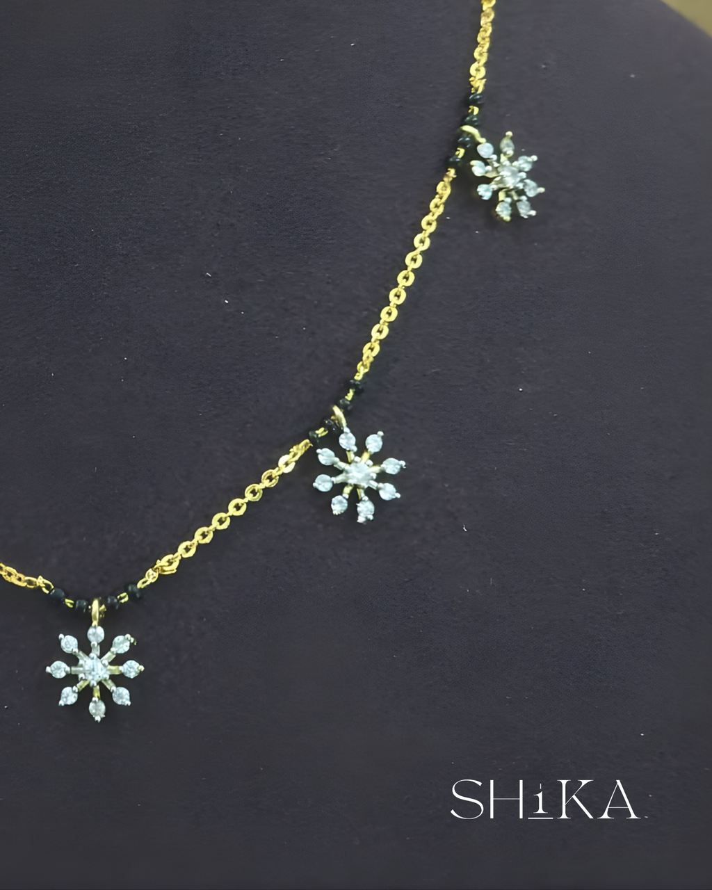 Dainty Flower Necklace