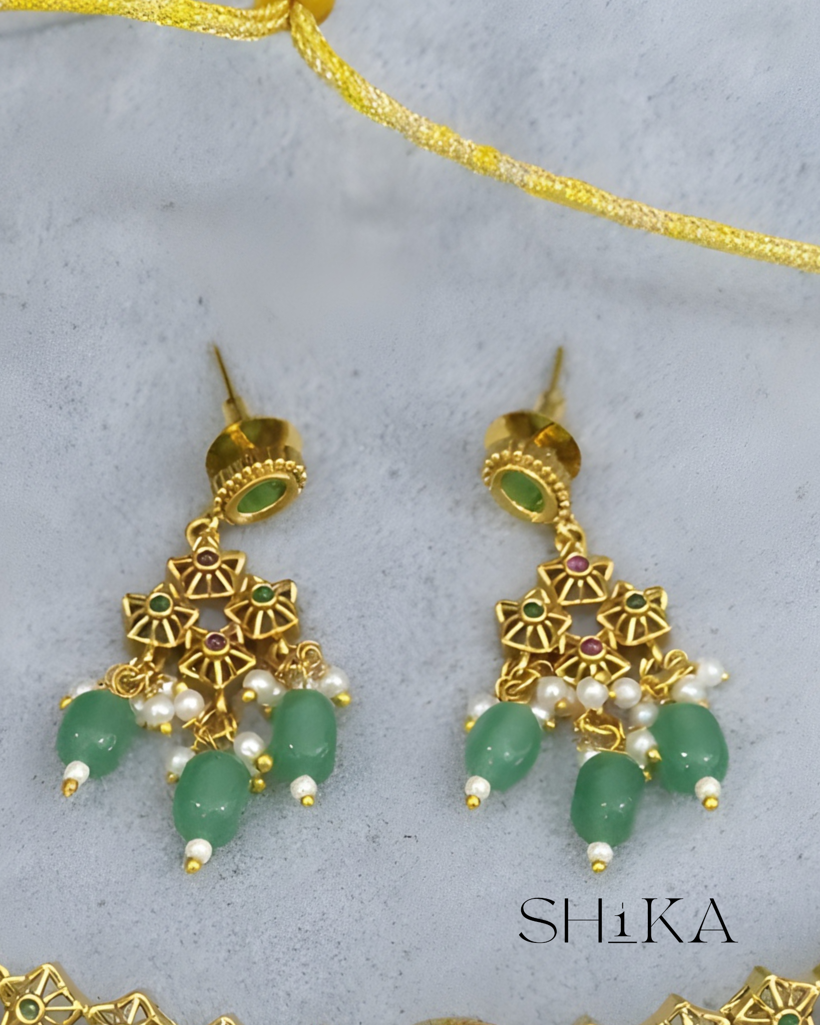 Antique Gold and Beads Necklace Set