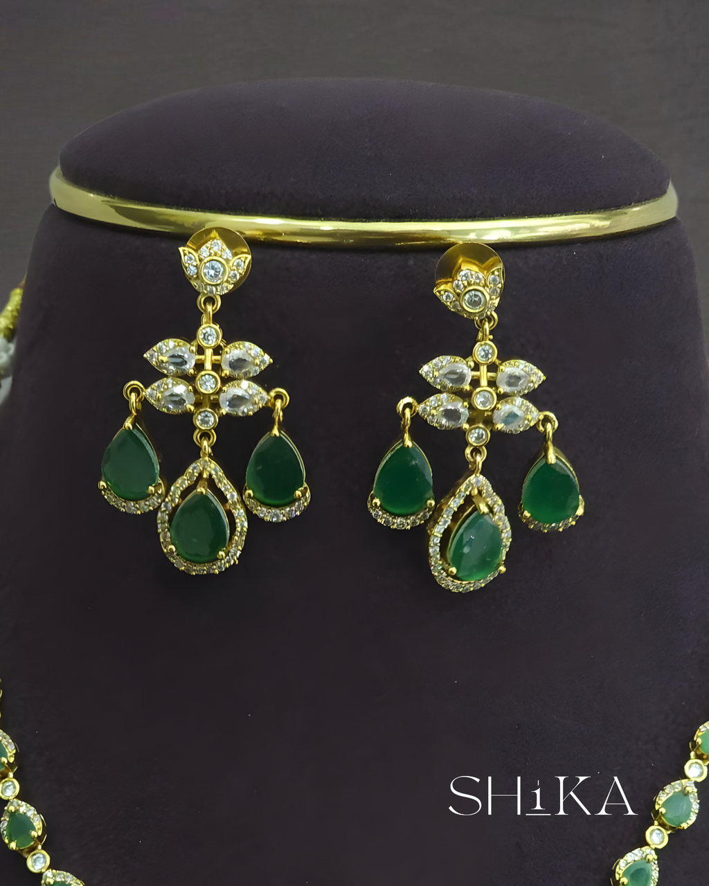 Tear Drop Stone Necklace Set