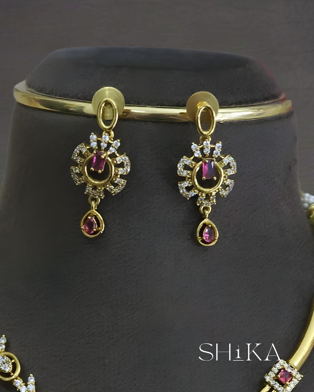 Radiant Stone Necklace Set