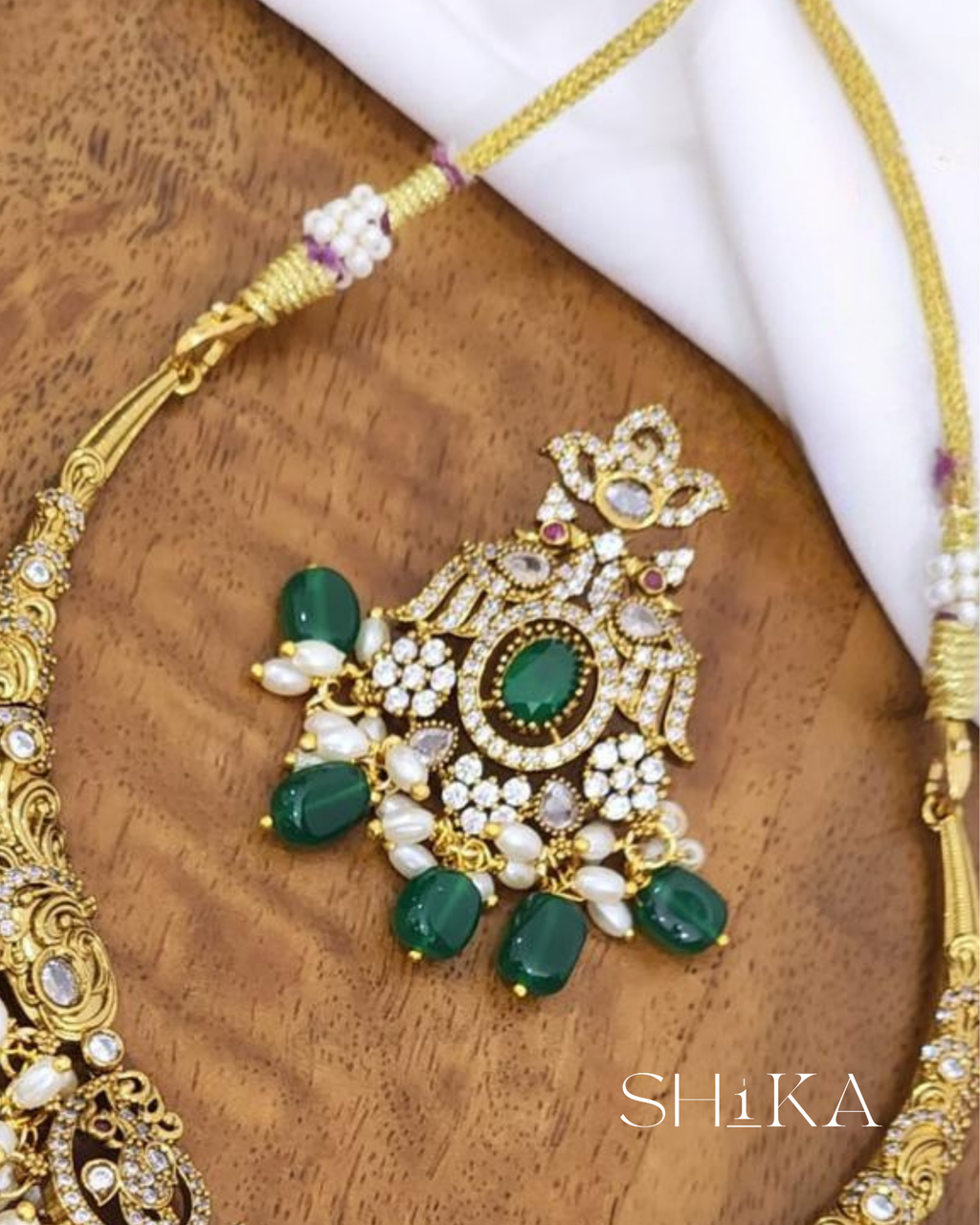 Vanya Necklace Set
