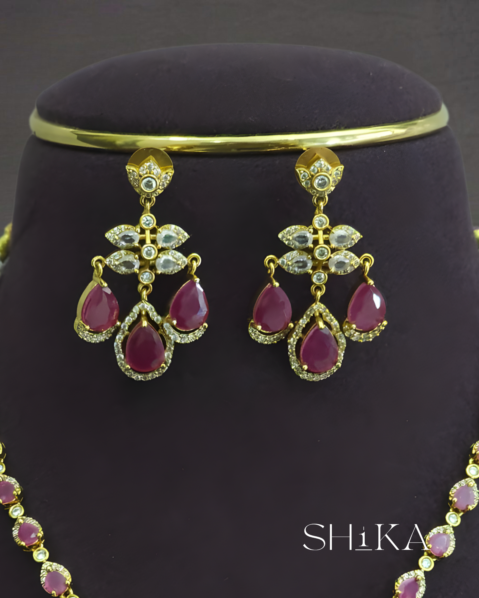 Tear Drop Stone Necklace Set