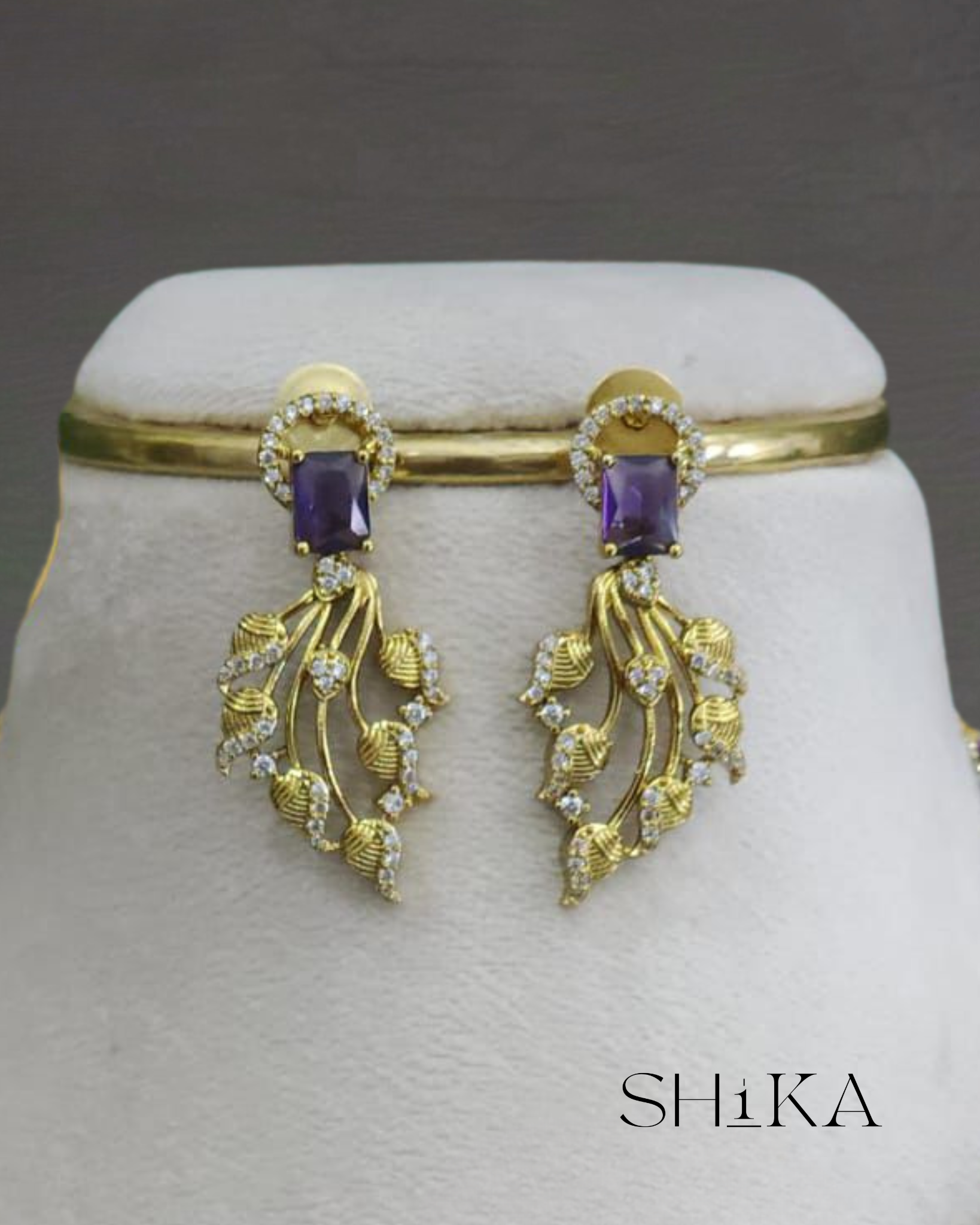 Leaf Detail Necklace Set