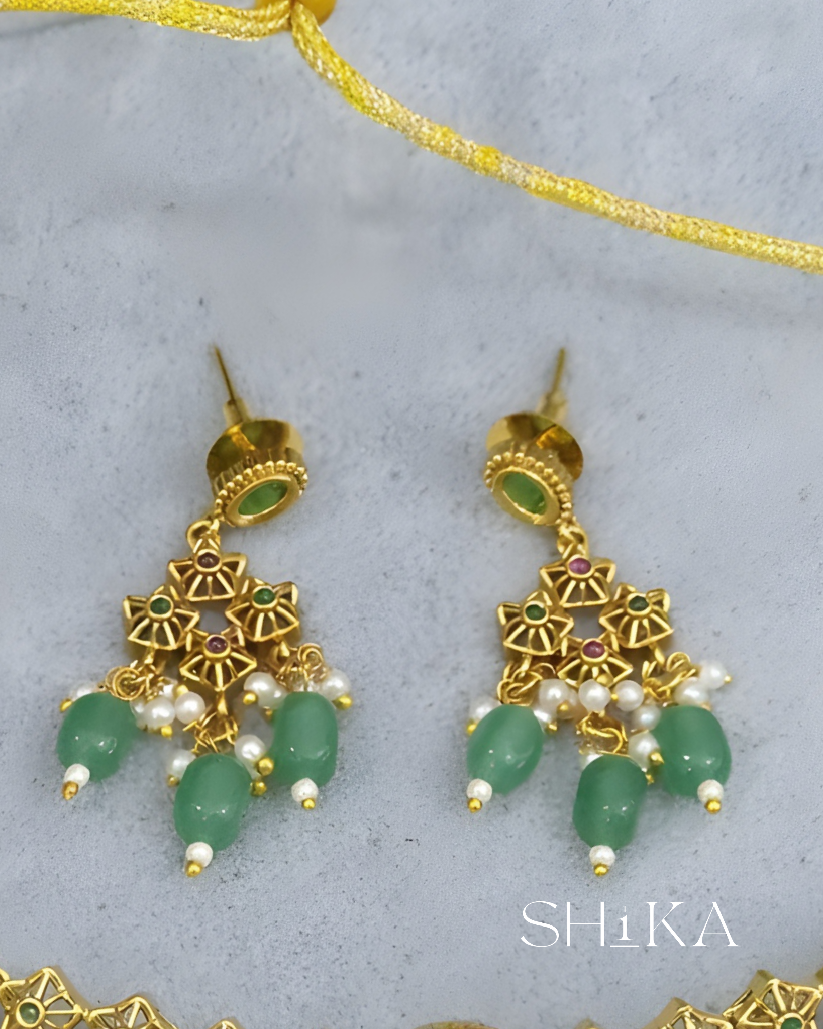 Antique Gold and Beads Necklace Set