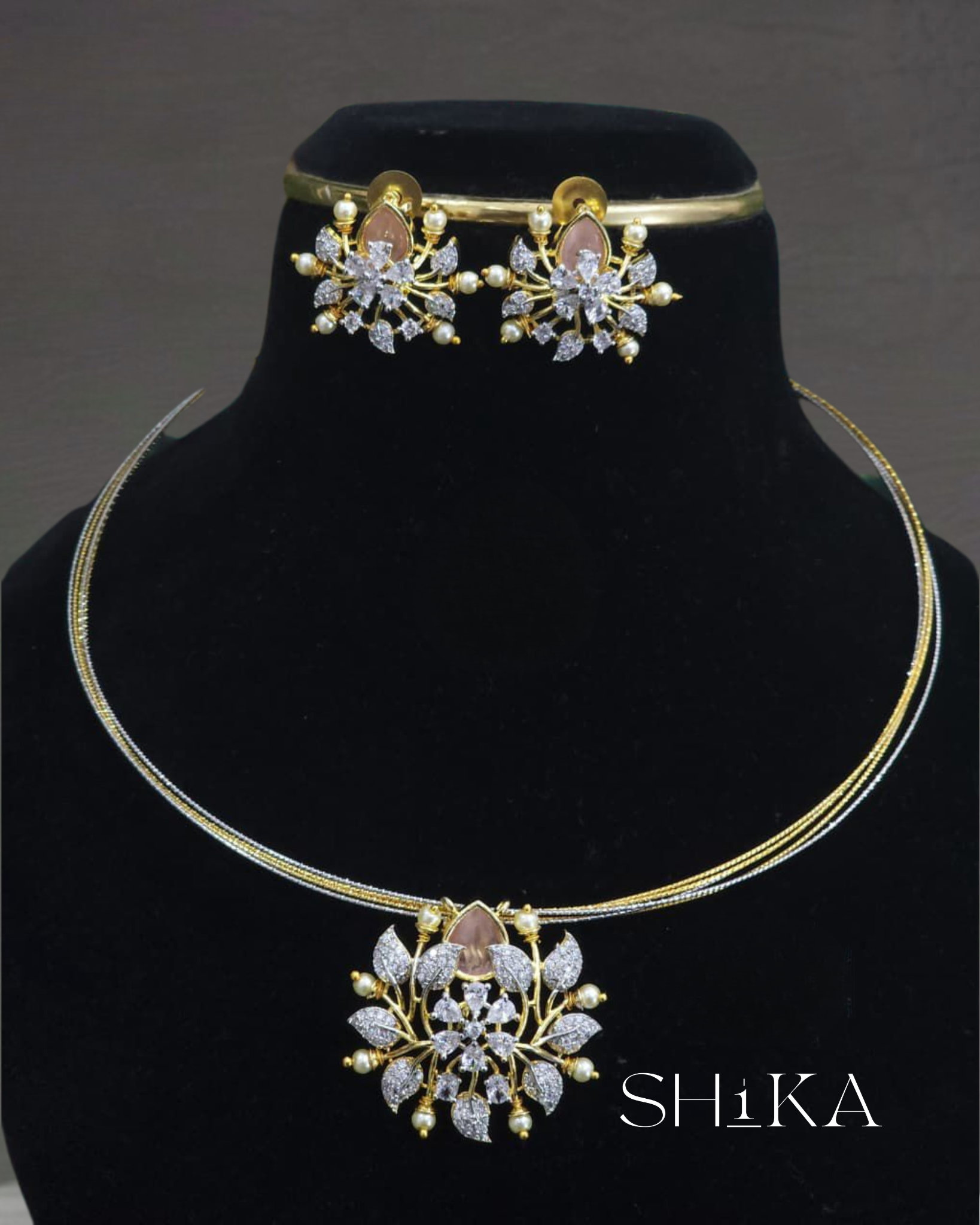 Floral Stone Necklace Set