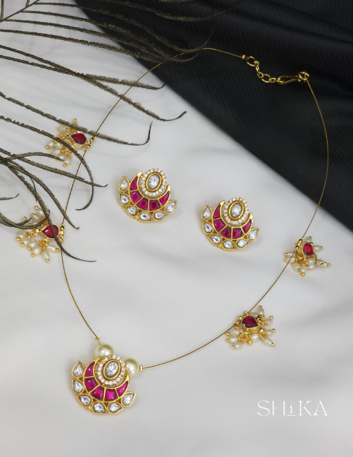 Mrinal Invisible Necklace Set
