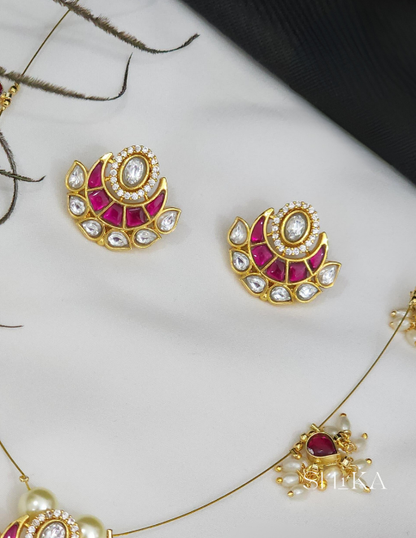 Mrinal Invisible Necklace Set