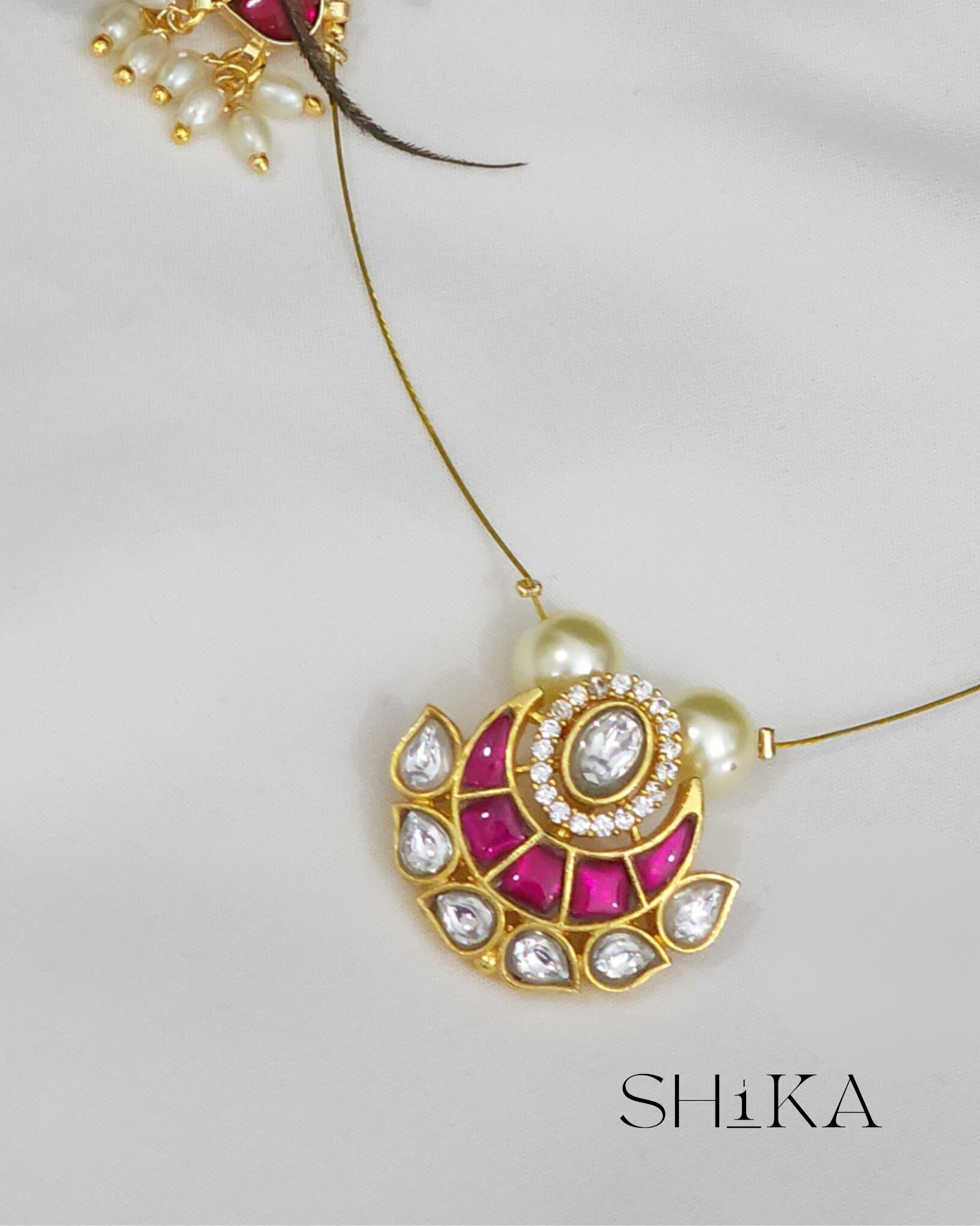 Mrinal Invisible Necklace Set