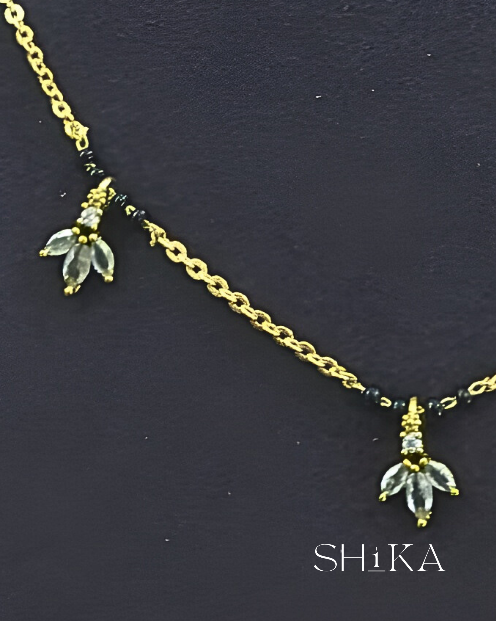 Dainty Leaf Necklace