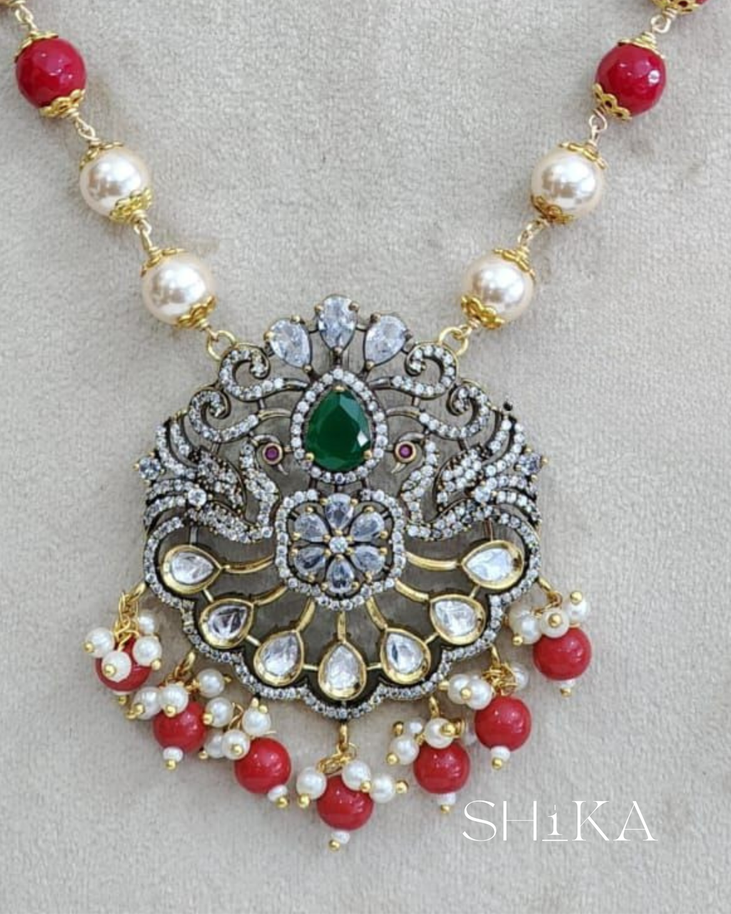 The Rajnigandha Victorian Set