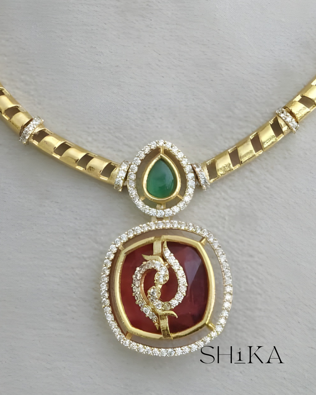 Swirl Medallion Necklace Set