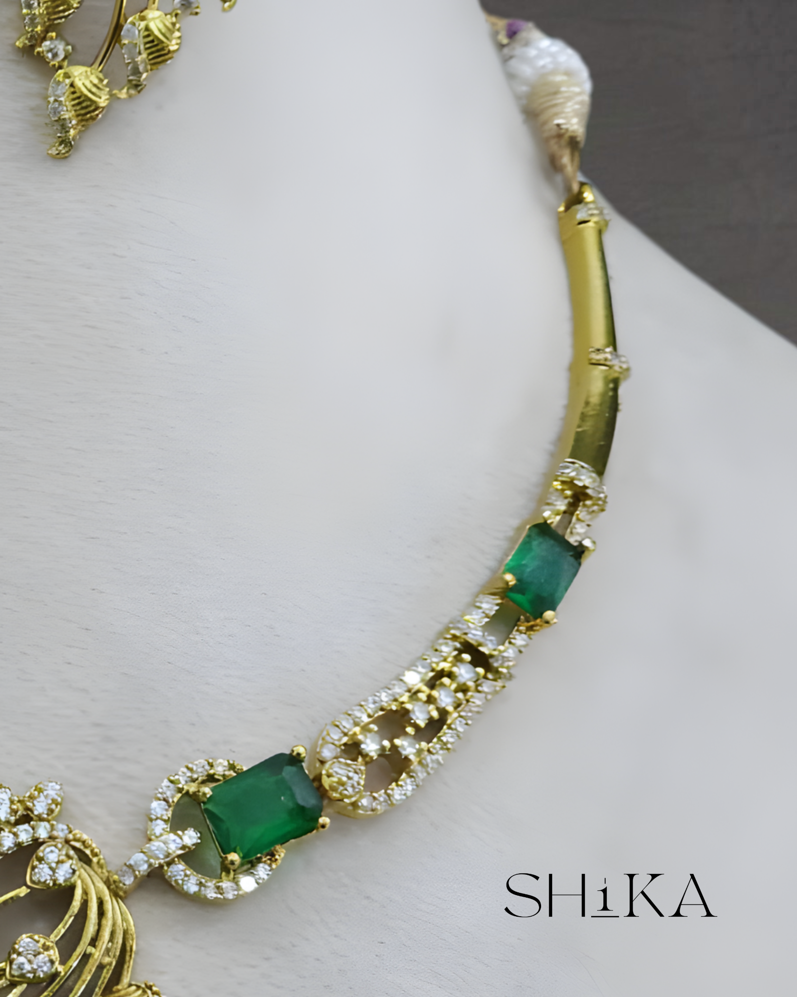 Leaf Detail Necklace Set