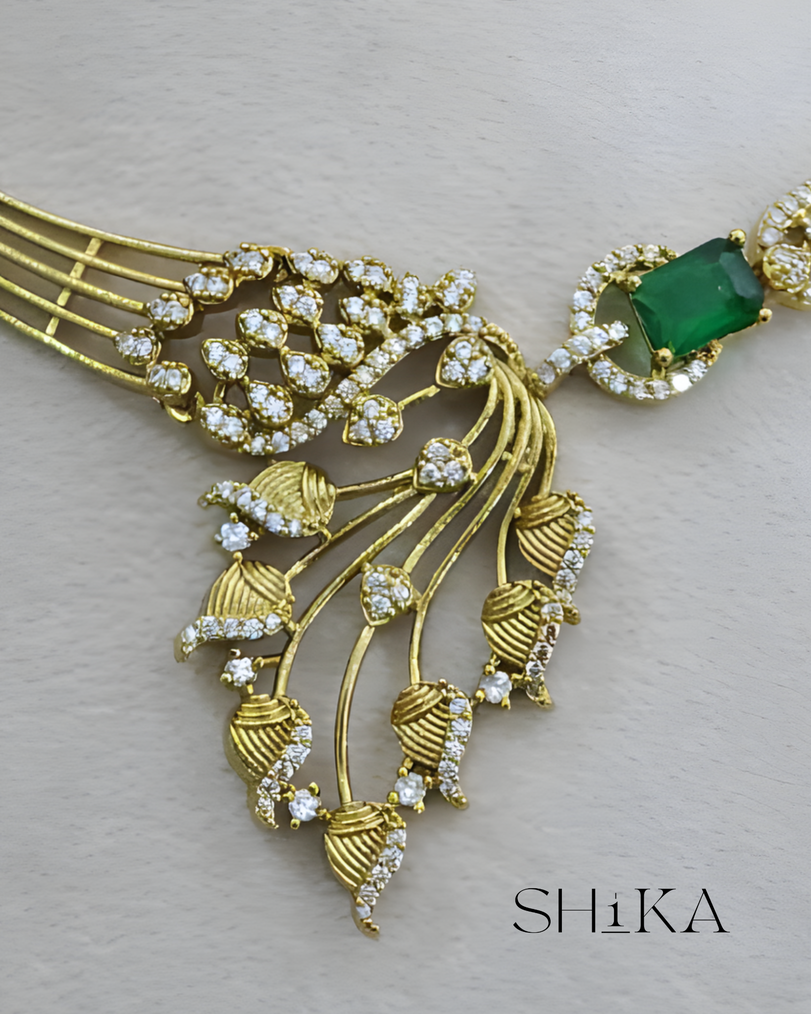Leaf Detail Necklace Set