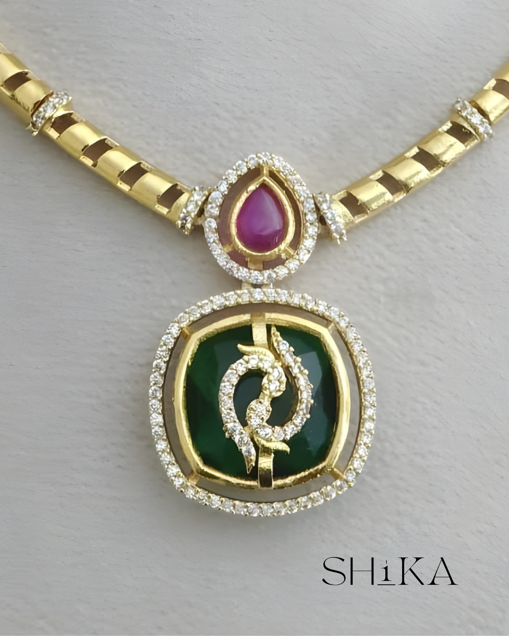 Swirl Medallion Necklace Set