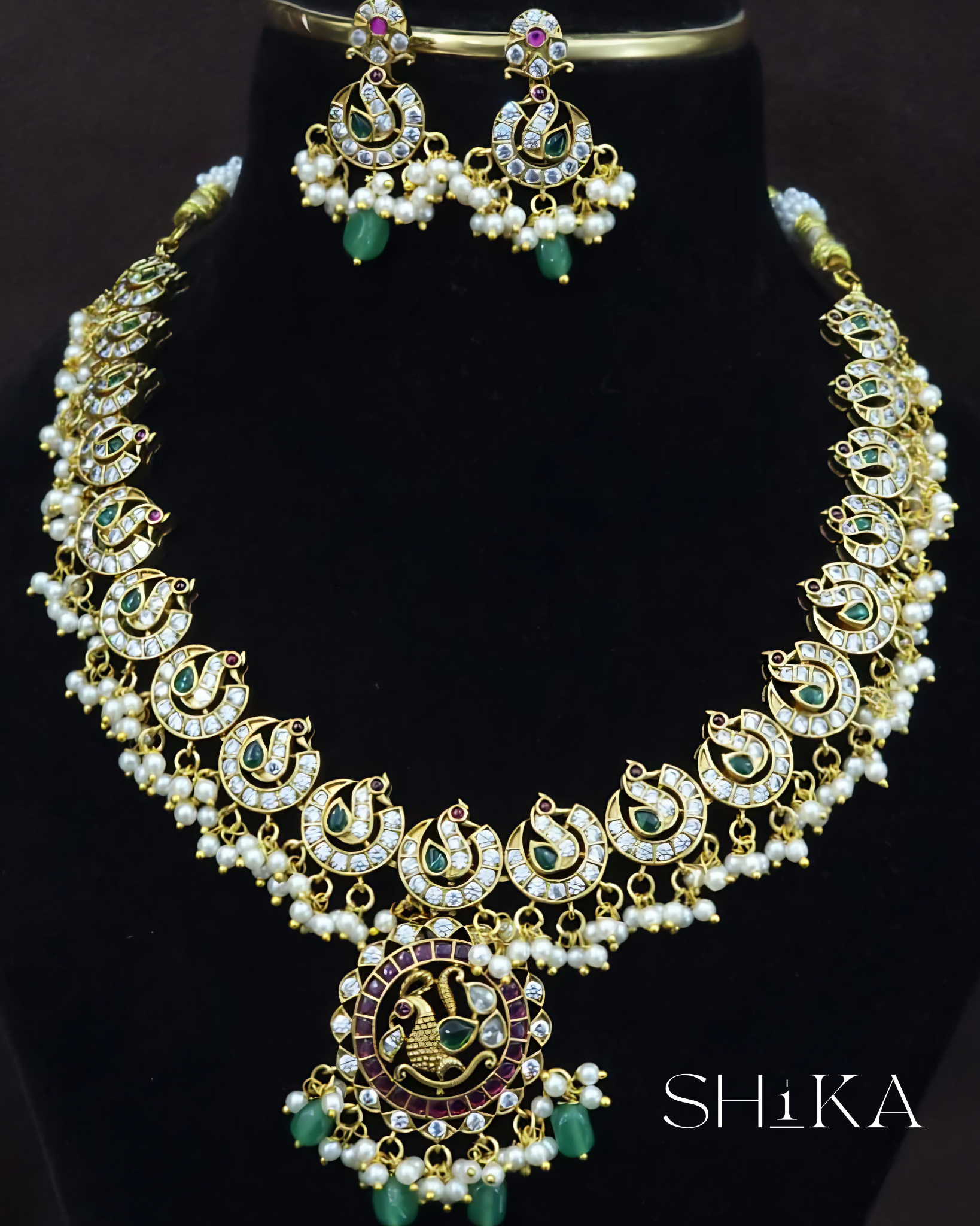 Chandrika Detachable Pendant Necklace Set