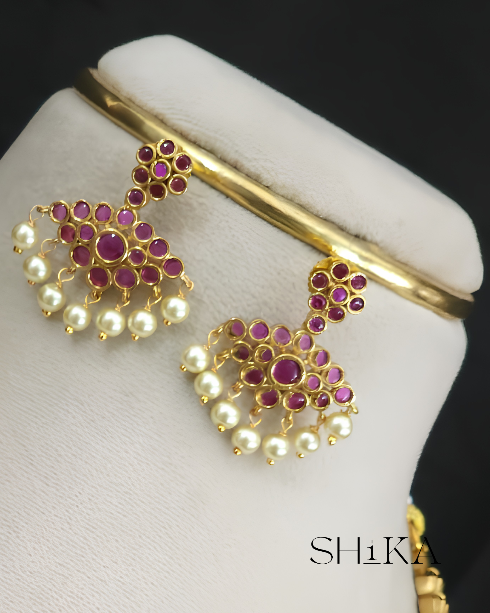 Pankhuri Pearl Necklace Set