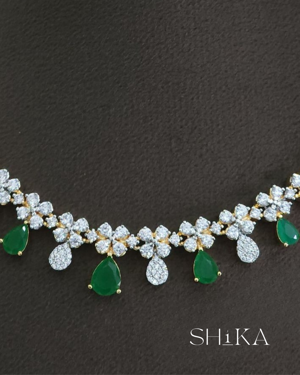 Parna Necklace Set