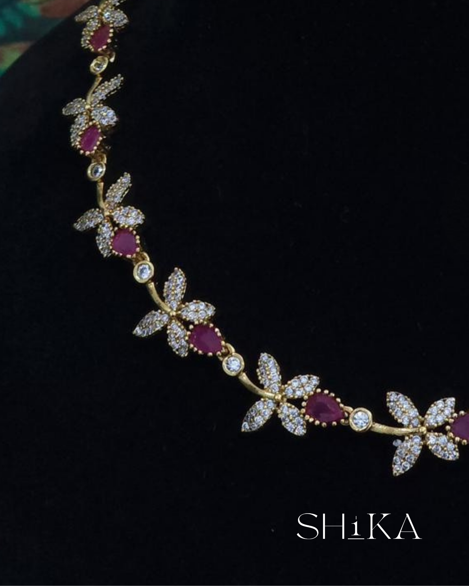 Nishi Floral Necklace Set