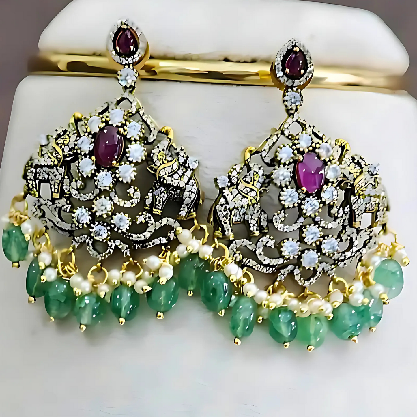 Vara Victorian Necklace Set