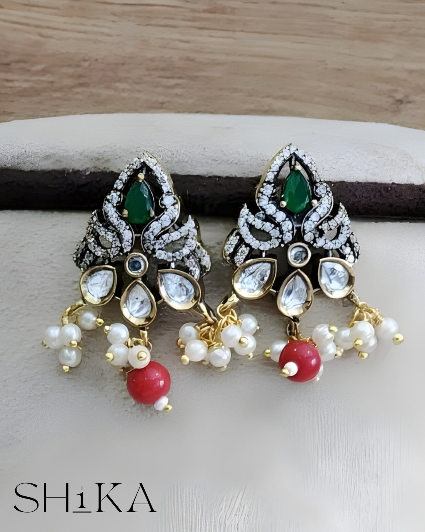 The Rajnigandha Victorian Set