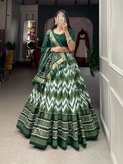 Geometric Patola Border Lehenga