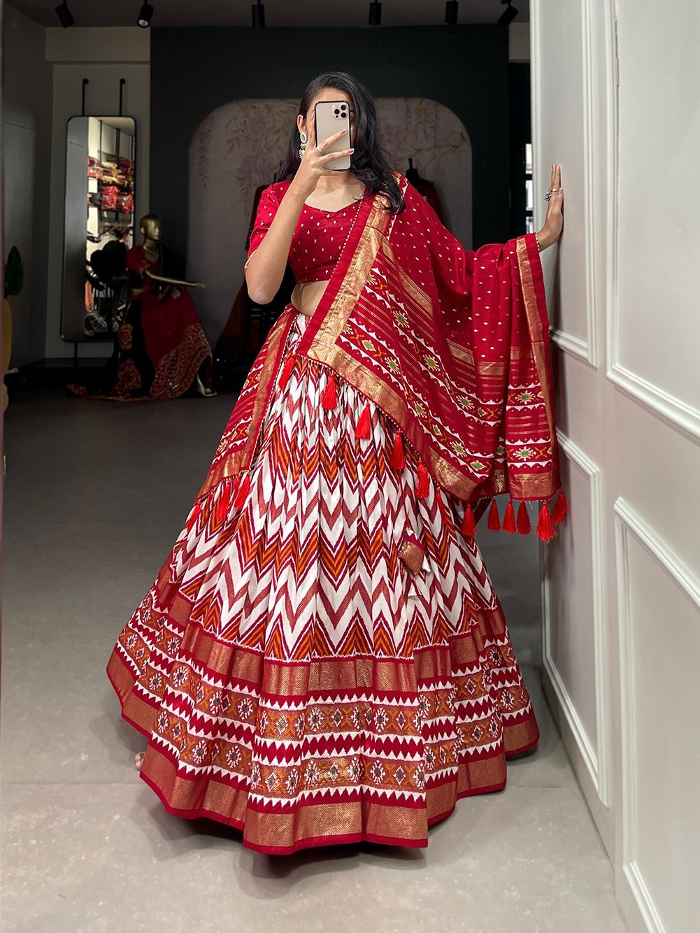 Geometric Patola Border Lehenga